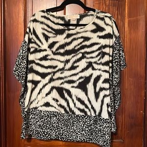 NWOT Michael Kors poncho sz L/XL